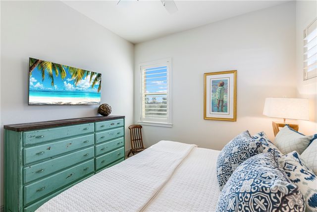 528 Channel View Dr, Port Aransas, TX 78373