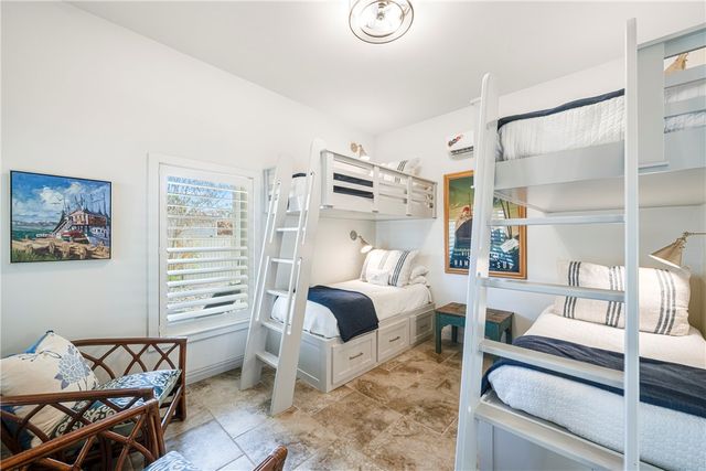 528 Channel View Dr, Port Aransas, TX 78373