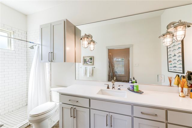 528 Channel View Dr, Port Aransas, TX 78373