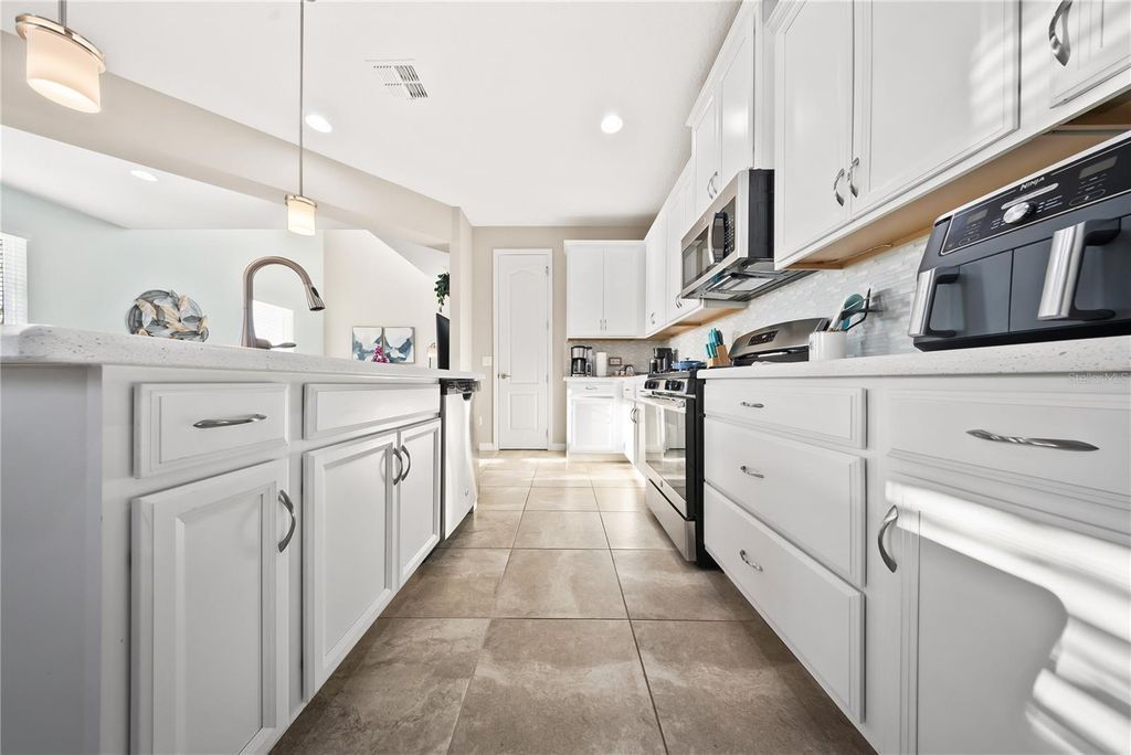 Image 17 of property listing at 15196 NEWTONIA STREET, Winter Garden, FL 34787