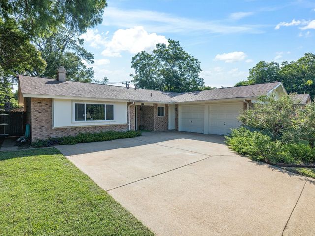 3207 Lynnwood Drive, Arlington, TX 76013