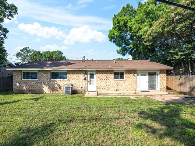 3207 Lynnwood Drive, Arlington, TX 76013