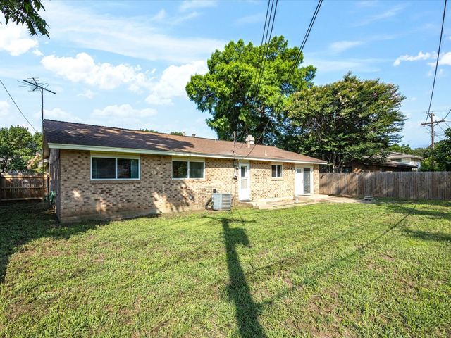 3207 Lynnwood Drive, Arlington, TX 76013