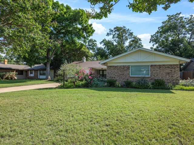 3207 Lynnwood Drive, Arlington, TX 76013