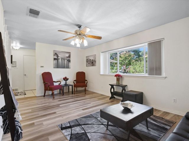 3207 Lynnwood Drive, Arlington, TX 76013