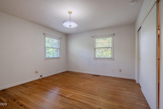 1375 Crater Lake Avenue, Medford, OR 97504