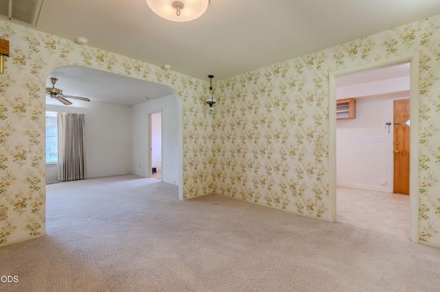 1375 Crater Lake Avenue, Medford, OR 97504