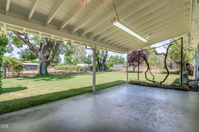 1375 Crater Lake Avenue, Medford, OR 97504
