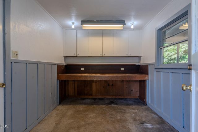 1375 Crater Lake Avenue, Medford, OR 97504