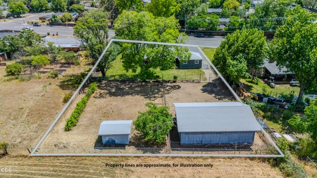 1375 Crater Lake Avenue, Medford, OR 97504