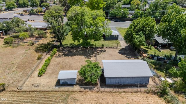1375 Crater Lake Avenue, Medford, OR 97504