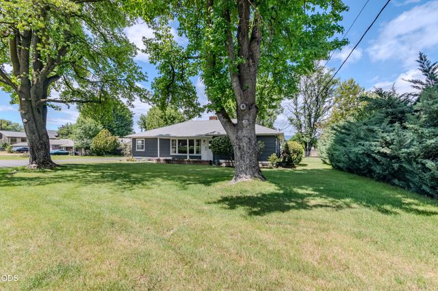1375 Crater Lake Avenue, Medford, OR 97504