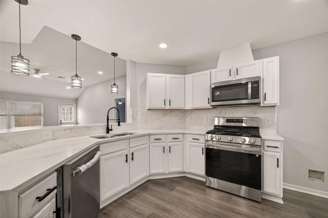 5102 Park Village Drive, Houston, TX 77048