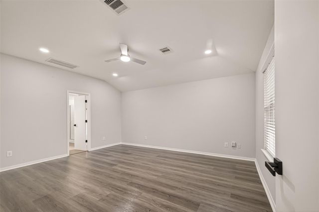 5102 Park Village Drive, Houston, TX 77048