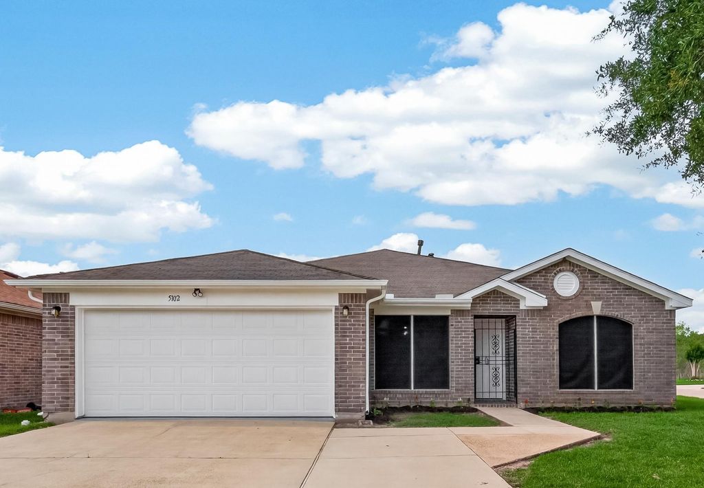 5102 Park Village Drive, Houston, TX 77048