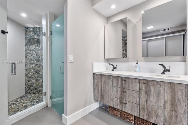 6365 Collins Avenue 4307, Miami Beach, FL 33141