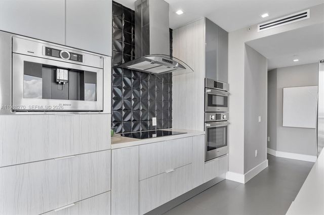 6365 Collins Avenue 4307, Miami Beach, FL 33141
