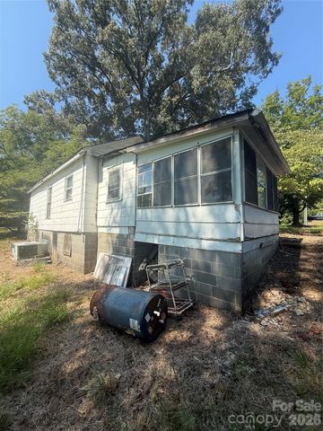 1516 N Aspen Street, Lincolnton, NC 28092