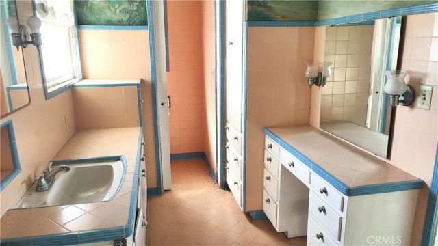 425 E 24th, Upland, CA 91784