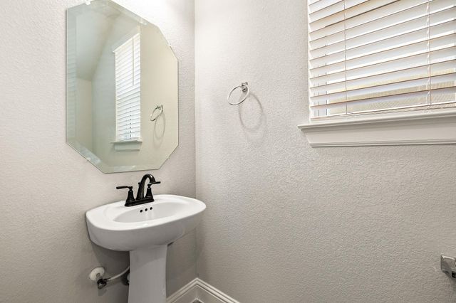 232 Stone Canyon DR, Georgetown, TX 78628