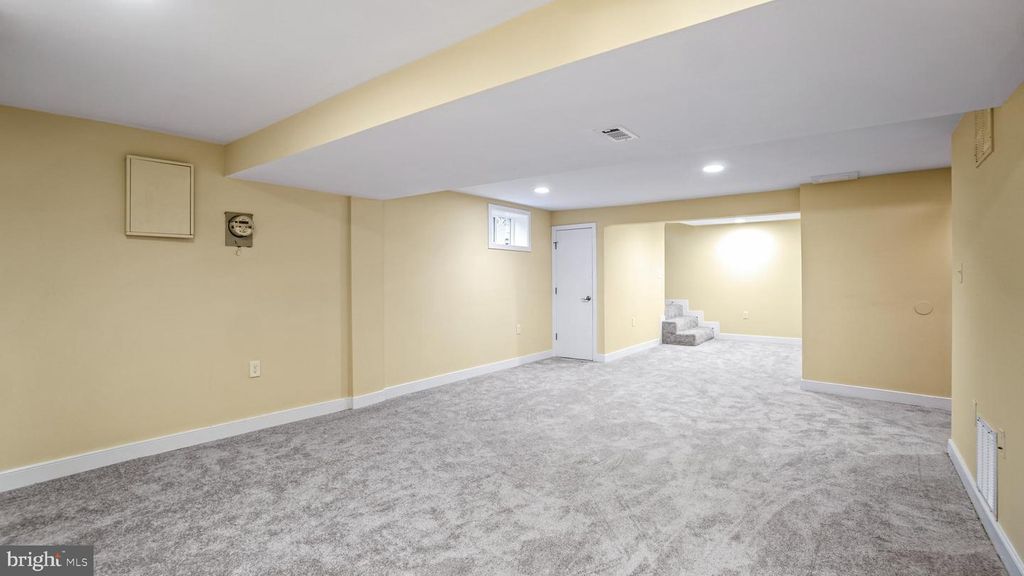 331 2ND AVE, Baltimore, MD 21227