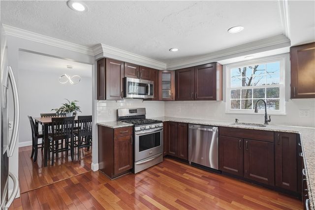 1626 Red Mill Dr, Upper St Clair, PA 15241