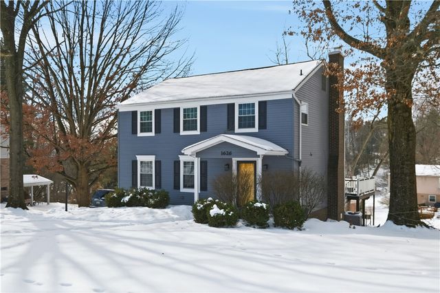 1626 Red Mill Dr, Upper St Clair, PA 15241