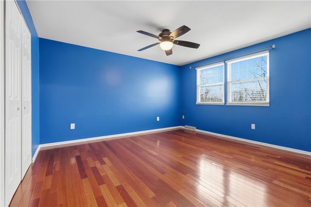 1626 Red Mill Dr, Upper St Clair, PA 15241