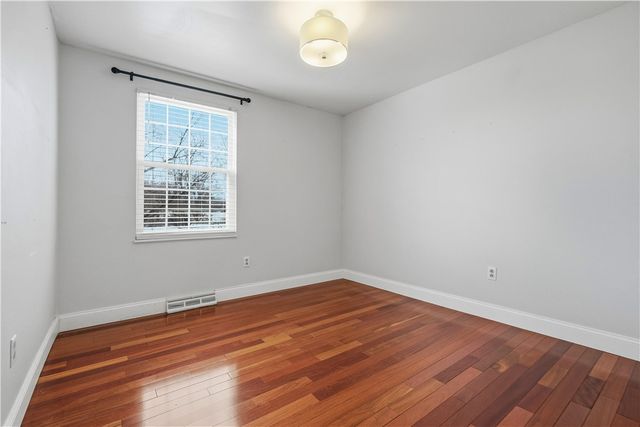 1626 Red Mill Dr, Upper St Clair, PA 15241