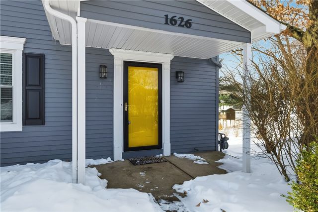 1626 Red Mill Dr, Upper St Clair, PA 15241