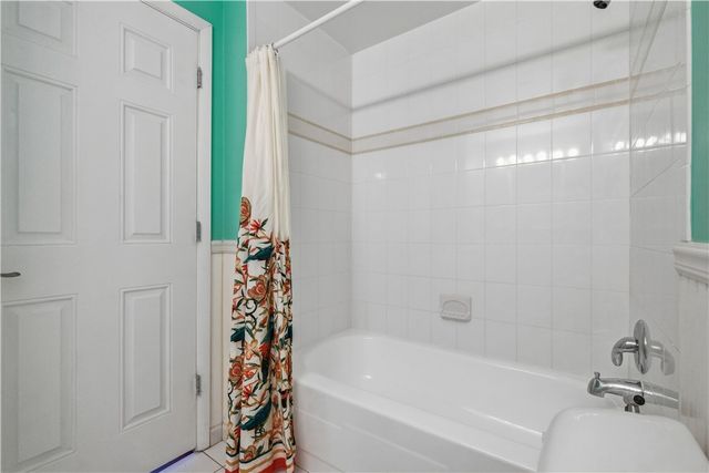 1626 Red Mill Dr, Upper St Clair, PA 15241