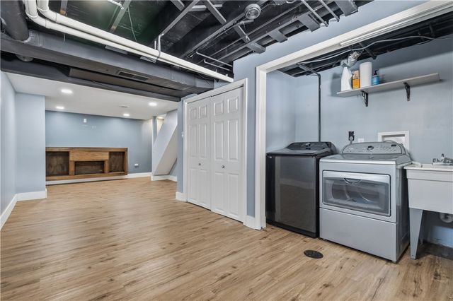 1626 Red Mill Dr, Upper St Clair, PA 15241