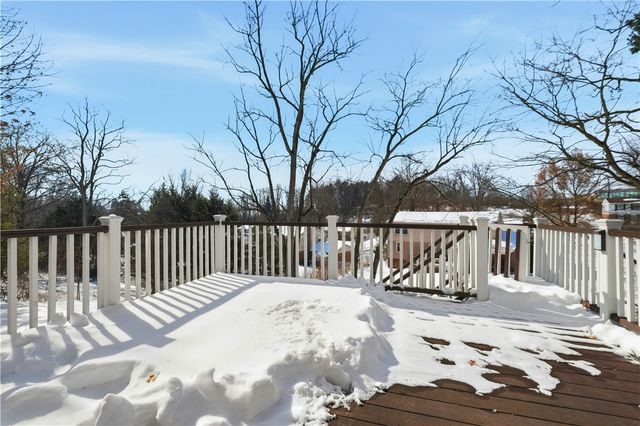 1626 Red Mill Dr, Upper St Clair, PA 15241