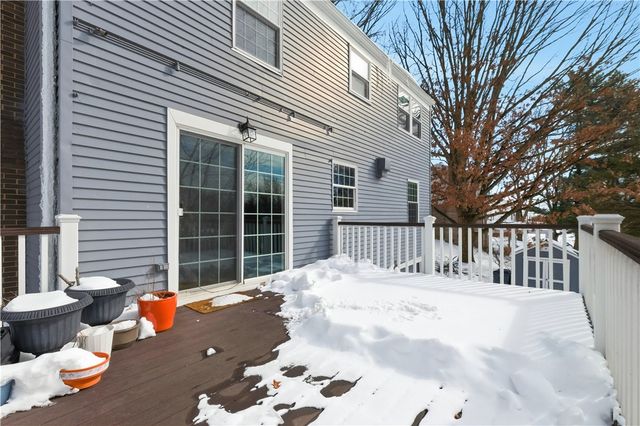 1626 Red Mill Dr, Upper St Clair, PA 15241