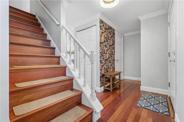 1626 Red Mill Dr, Upper St Clair, PA 15241