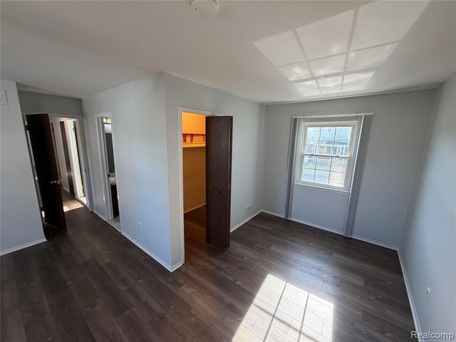 20923 W Glen Haven Circle, Northville, MI 48167