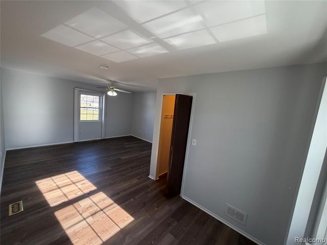 20923 W Glen Haven Circle, Northville, MI 48167