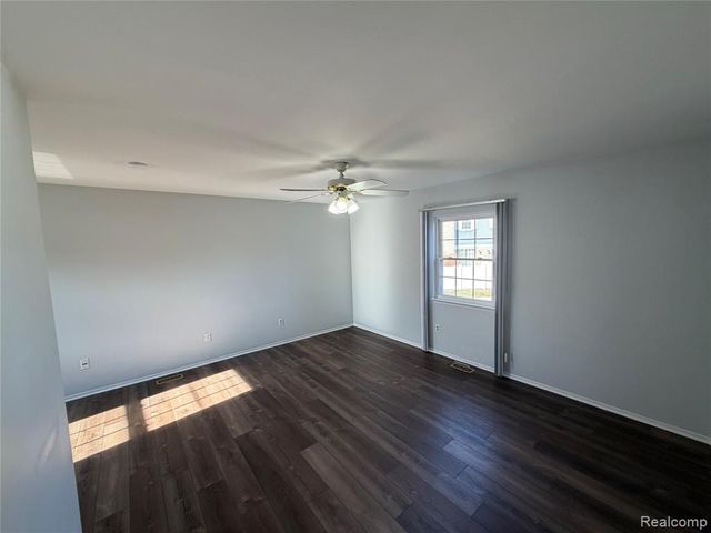 20923 W Glen Haven Circle, Northville, MI 48167