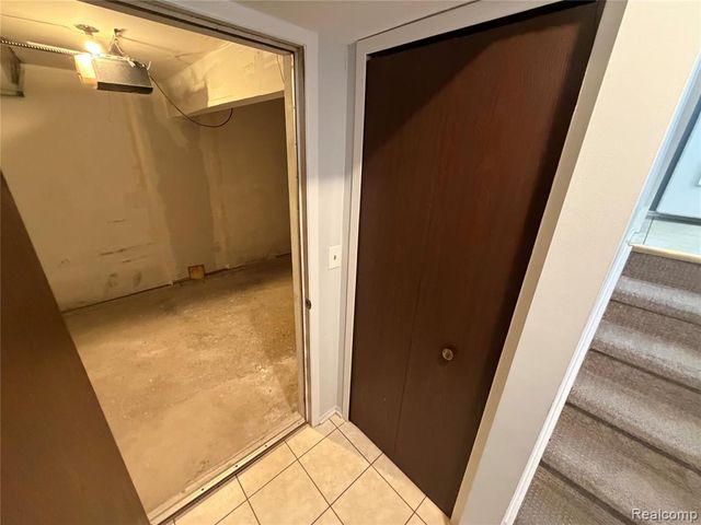 20923 W Glen Haven Circle, Northville, MI 48167