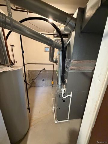 20923 W Glen Haven Circle, Northville, MI 48167