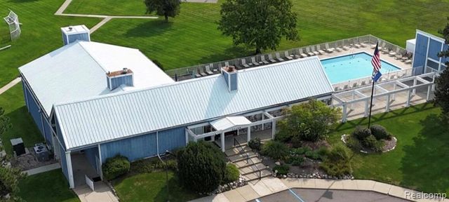 20923 W Glen Haven Circle, Northville, MI 48167