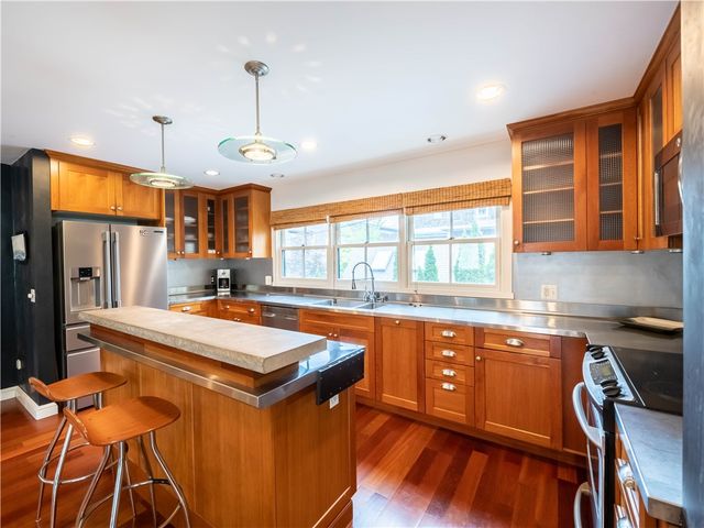 22 Young Street, Newport, RI 02840