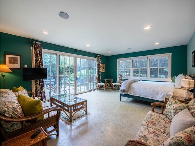 22 Young Street, Newport, RI 02840