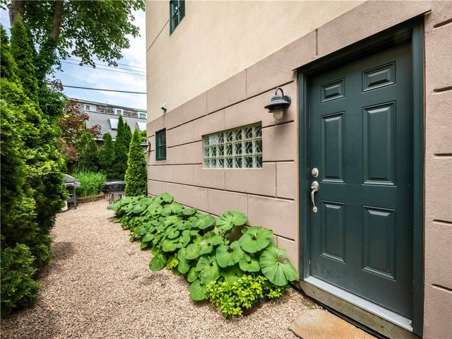 22 Young Street, Newport, RI 02840
