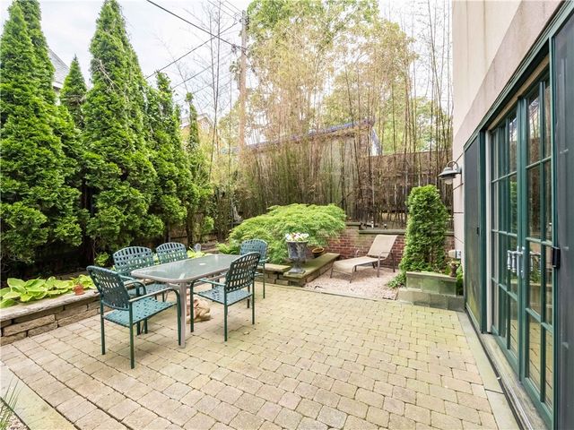 22 Young Street, Newport, RI 02840