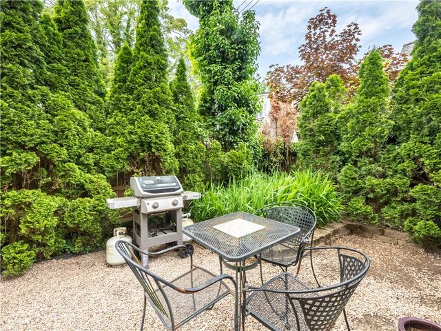 22 Young Street, Newport, RI 02840