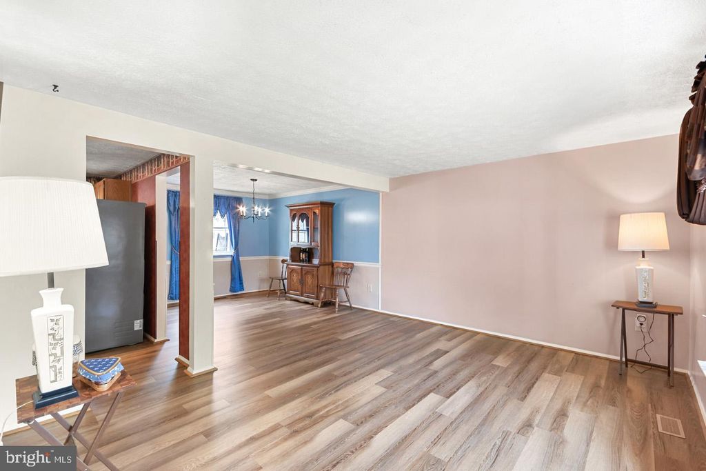 1828 LAWNVIEW DR, Frederick, MD 21702