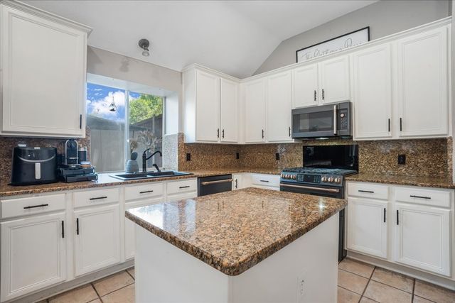 2413 Shorewood Court, Rowlett, TX 75088