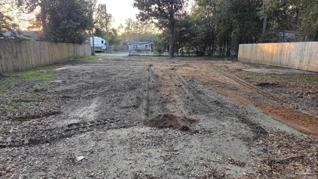 6410 Skyline Dr, Milton, FL 32570