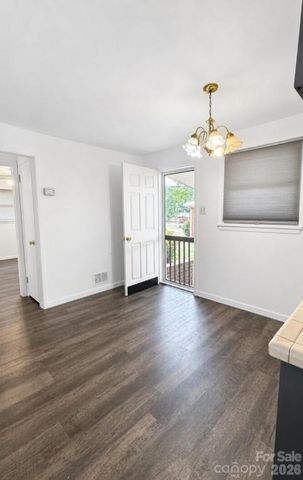 1857 8th Street Drive NE, Hickory, NC 28601